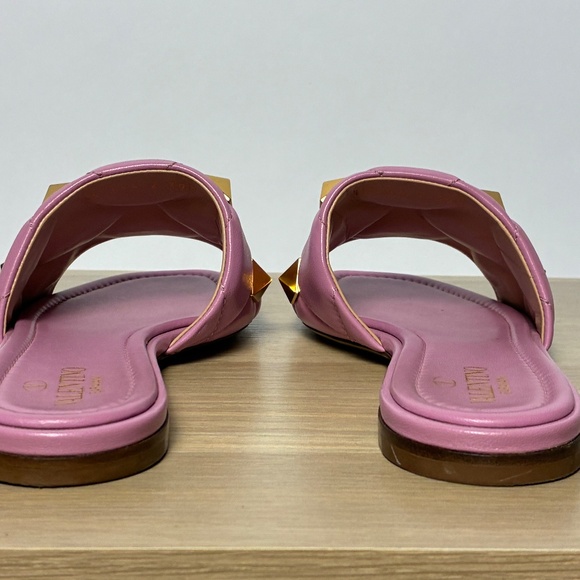 AUTHENTIC Valentino Garavani Rockstud Quilted Slide Sandals—Pink - Picture 4 of 7